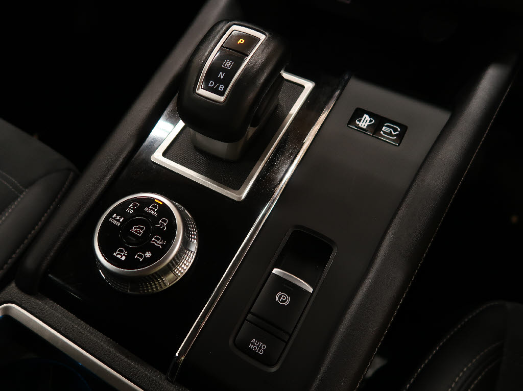 三菱 アウトランダーPHEV15枚目