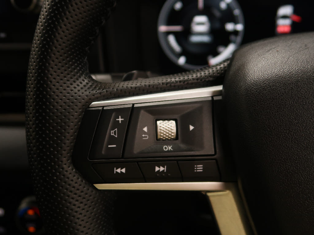 三菱 アウトランダーPHEV16枚目