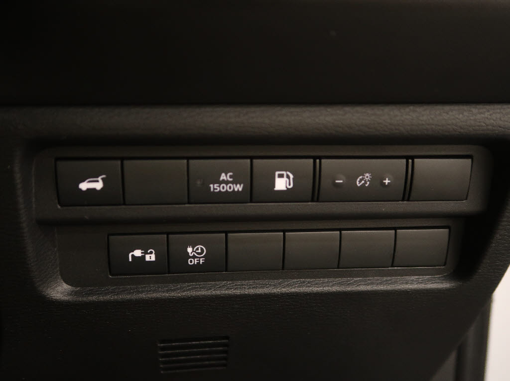 三菱 アウトランダーPHEV18枚目