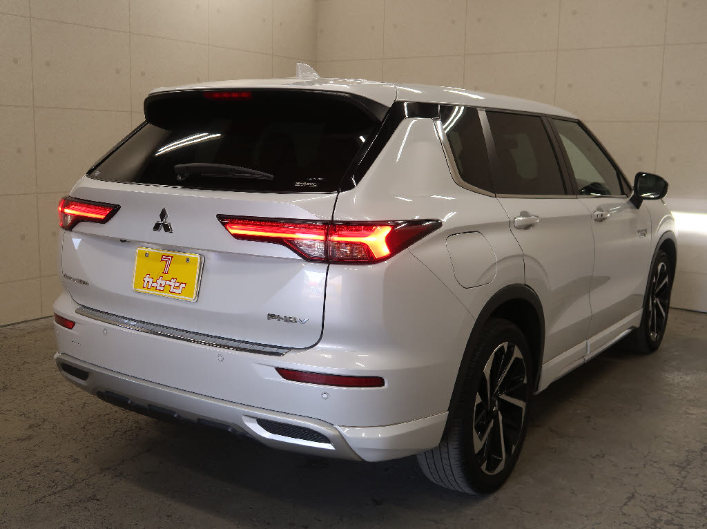 三菱 アウトランダーPHEV1枚目
