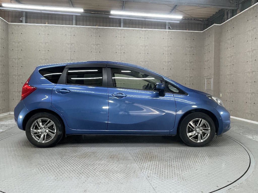 ニッサン ノート14枚目