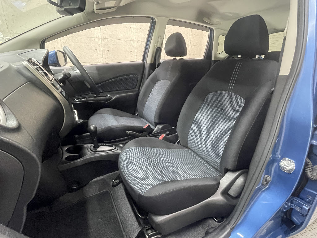 ニッサン ノート5枚目