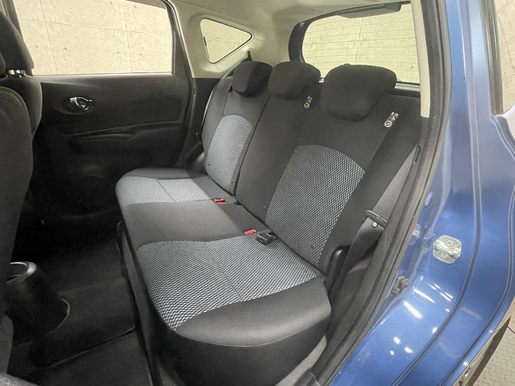 ニッサン ノート6枚目