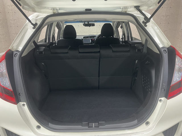 ホンダ フィットハイブリッド7枚目