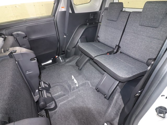 トヨタ シエンタ ハイブリッド10枚目