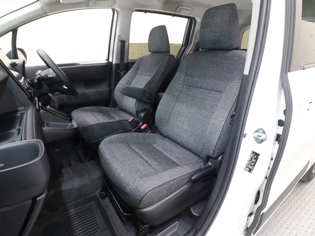 トヨタ シエンタ ハイブリッド6枚目