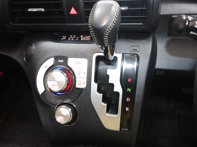 トヨタ シエンタ ハイブリッド15枚目