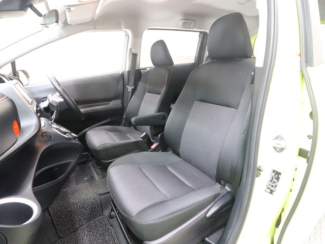 トヨタ シエンタ ハイブリッド5枚目