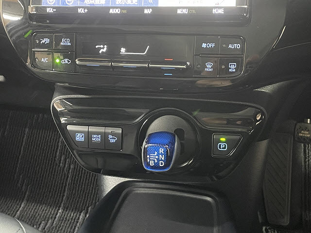 トヨタ プリウス14枚目