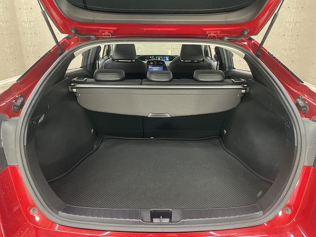 トヨタ プリウス7枚目