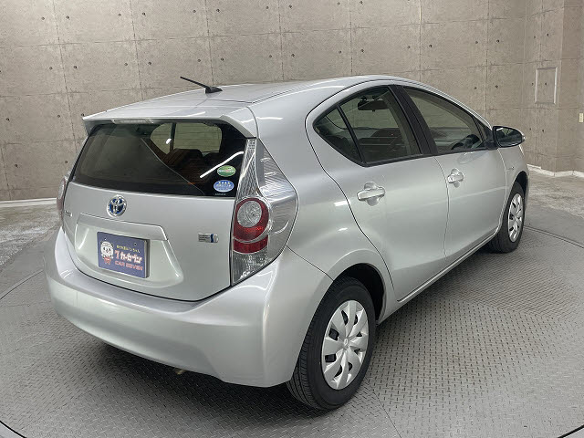 トヨタ アクア1枚目
