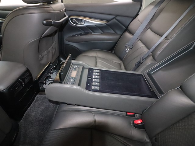 ニッサン フーガ10枚目