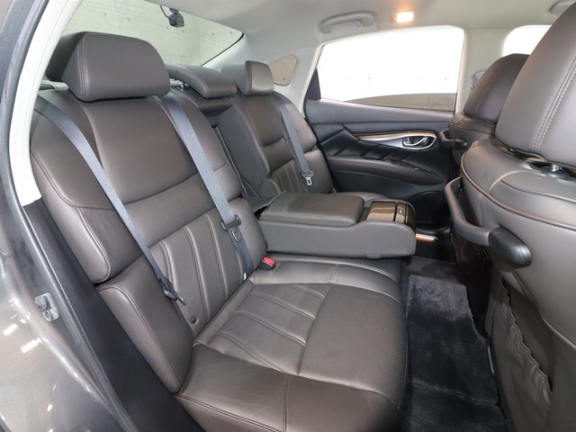 ニッサン フーガ6枚目