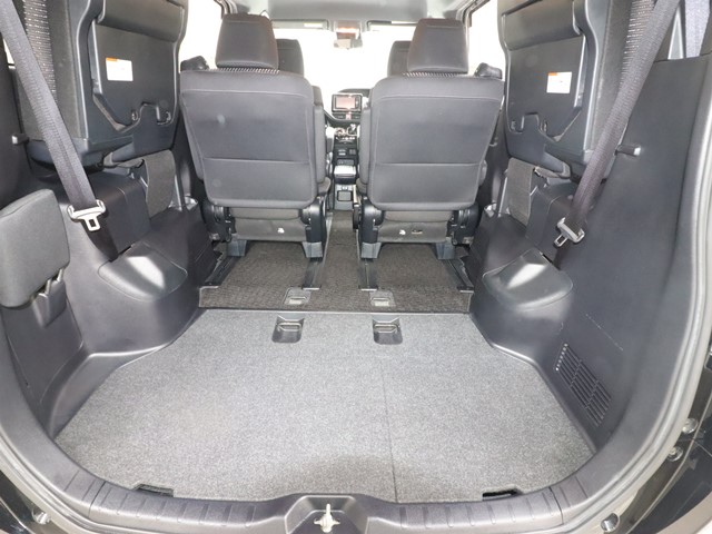 トヨタ ヴォクシーハイブリッド12枚目