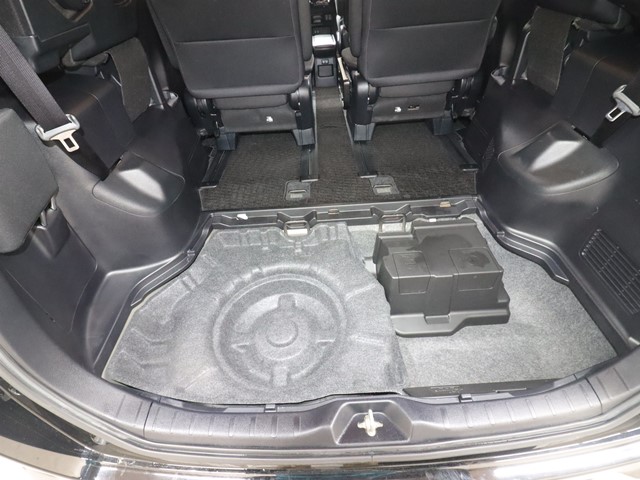 トヨタ ヴォクシーハイブリッド13枚目