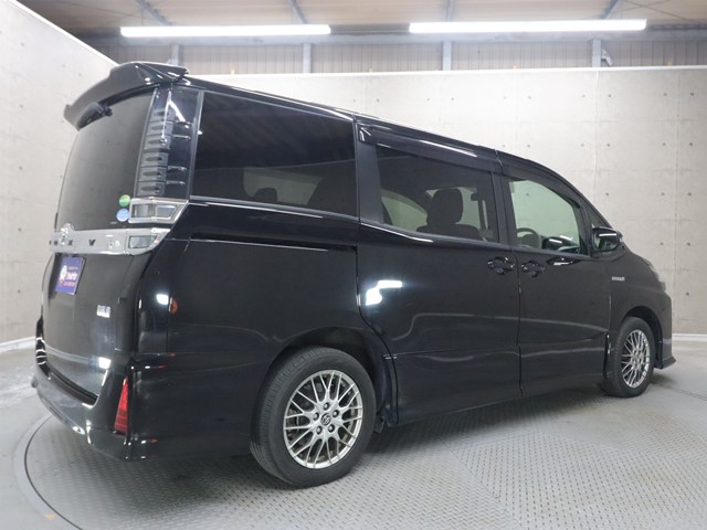 トヨタ ヴォクシーハイブリッド1枚目