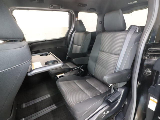 トヨタ ヴォクシーハイブリッド7枚目