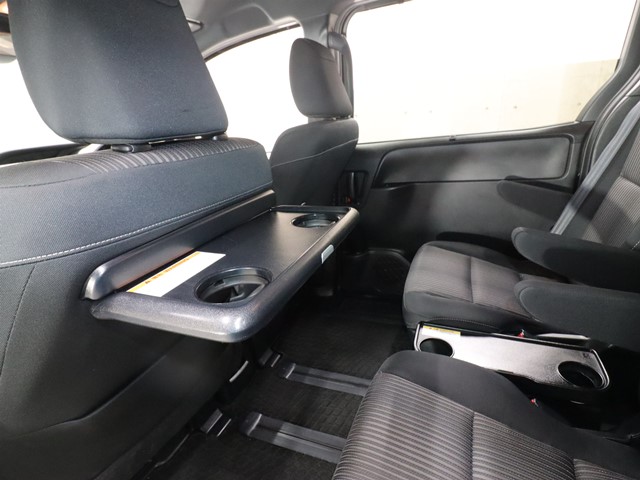 トヨタ ヴォクシーハイブリッド8枚目