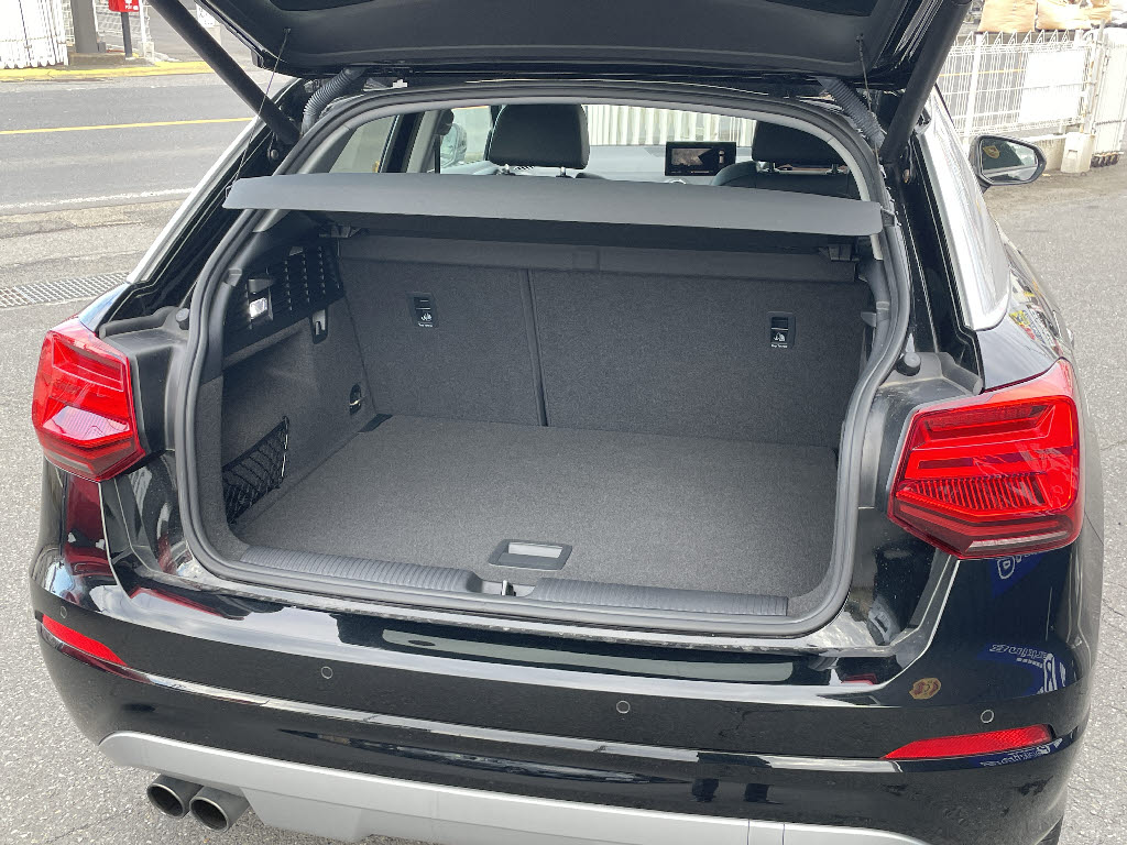 アウディ Q212枚目