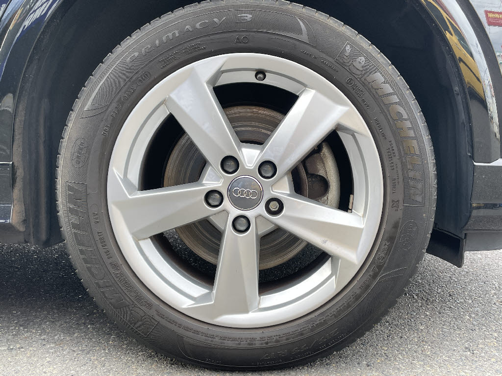 アウディ Q217枚目