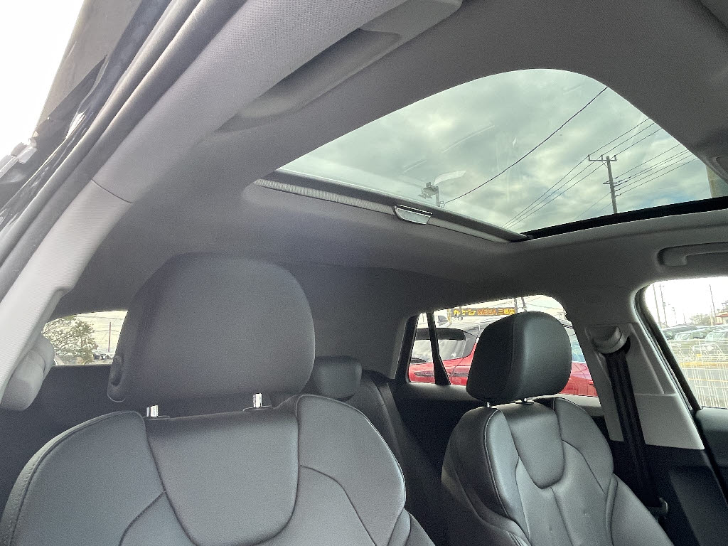 アウディ Q218枚目