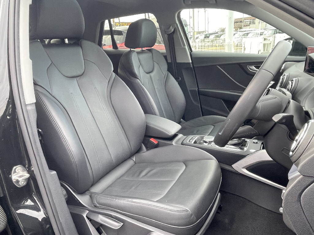 アウディ Q23枚目