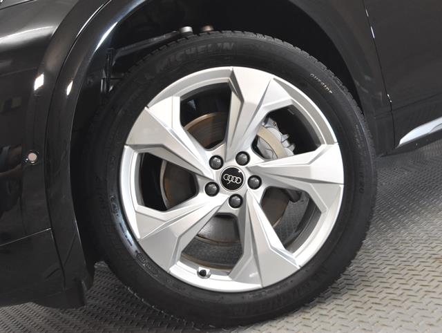 アウディ Q516枚目