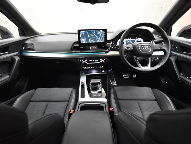 アウディ Q52枚目