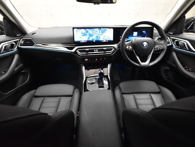 ＢＭＷ ｉ８2枚目