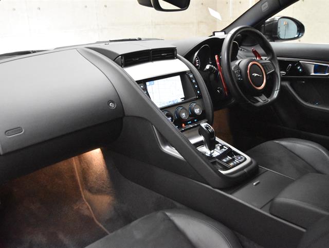 ジャガー Fタイプ クーペ18枚目