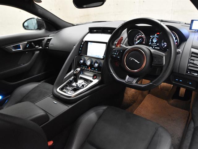 ジャガー Fタイプ クーペ2枚目