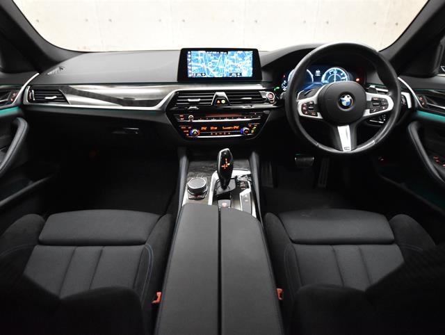 BMW 5シリーズ2枚目