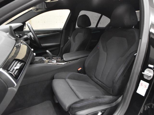 BMW 5シリーズ4枚目