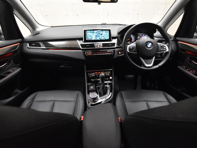 BMW 2シリーズ2枚目