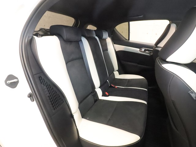 レクサス CT6枚目