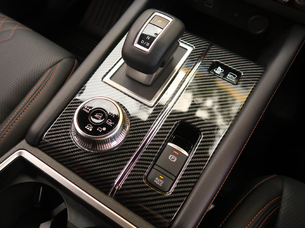 三菱 アウトランダーPHEV17枚目