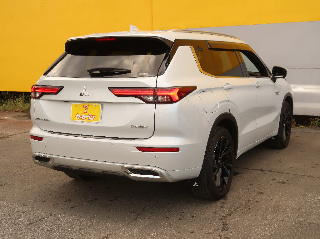 三菱 アウトランダーPHEV1枚目