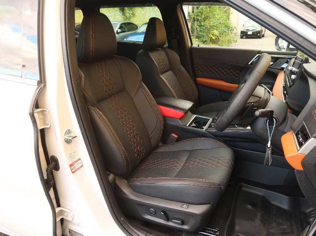 三菱 アウトランダーPHEV4枚目