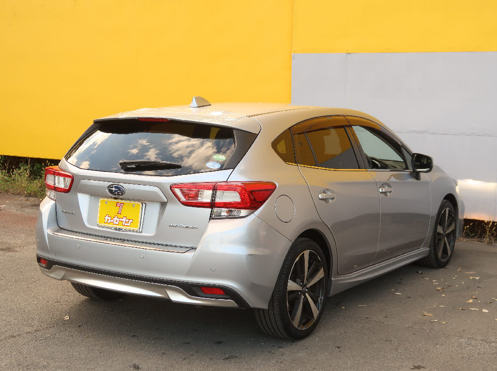 スバル インプレッサスポーツ1枚目