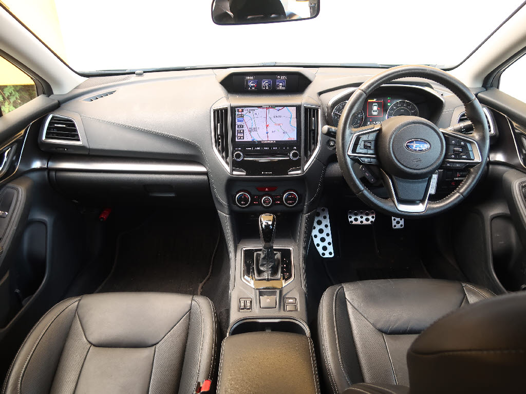 スバル インプレッサスポーツ3枚目