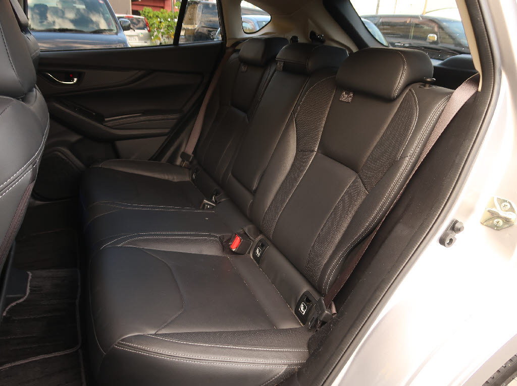 スバル インプレッサスポーツ7枚目