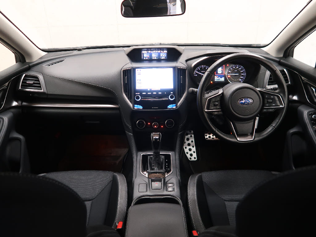 スバル インプレッサスポーツ3枚目