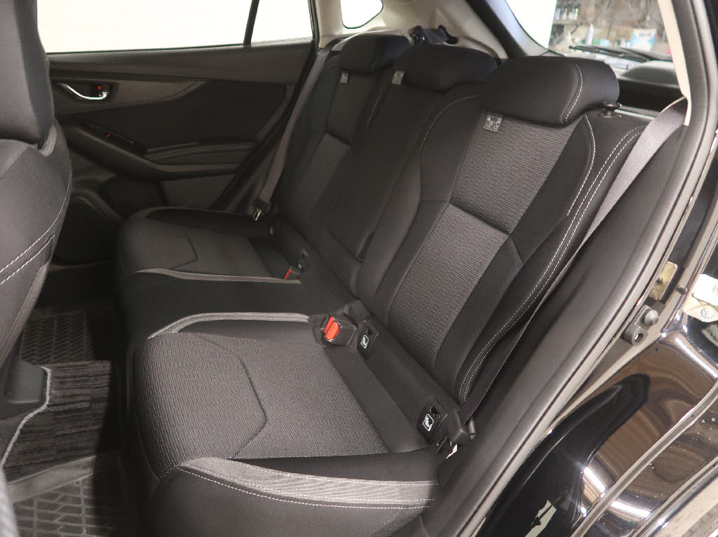 スバル インプレッサスポーツ7枚目