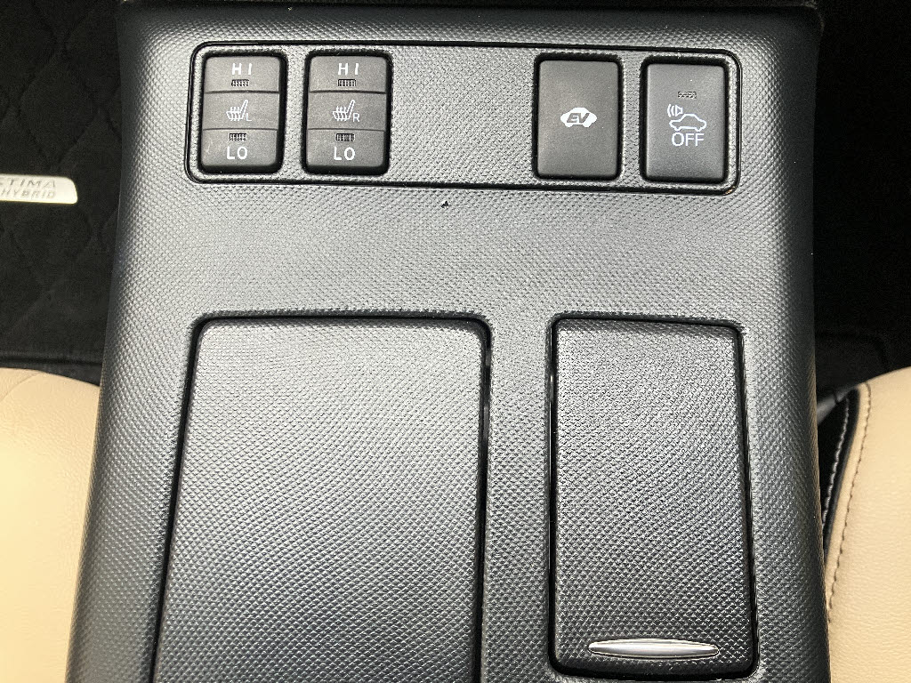 トヨタ エスティマ ハイブリッド15枚目