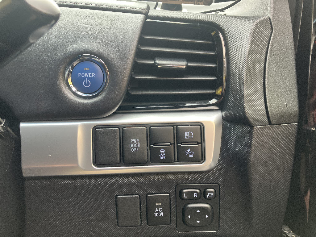 トヨタ エスティマ ハイブリッド8枚目