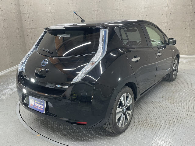 ニッサン リーフ1枚目