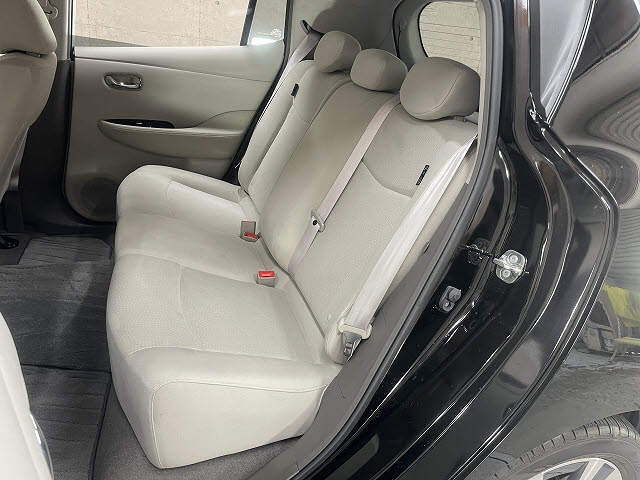 ニッサン リーフ6枚目