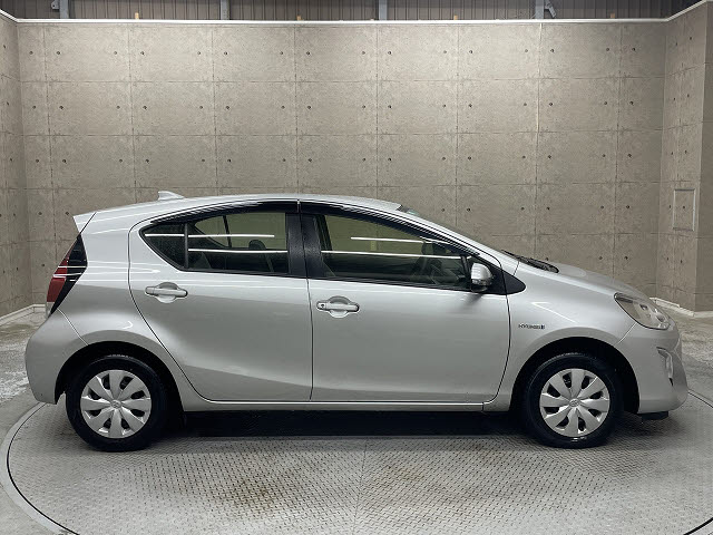 トヨタ アクア13枚目