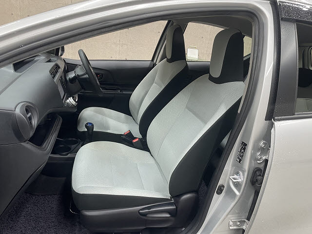 トヨタ アクア5枚目