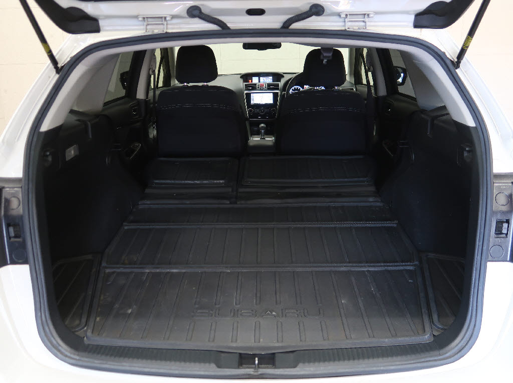 スバル レヴォーグ9枚目